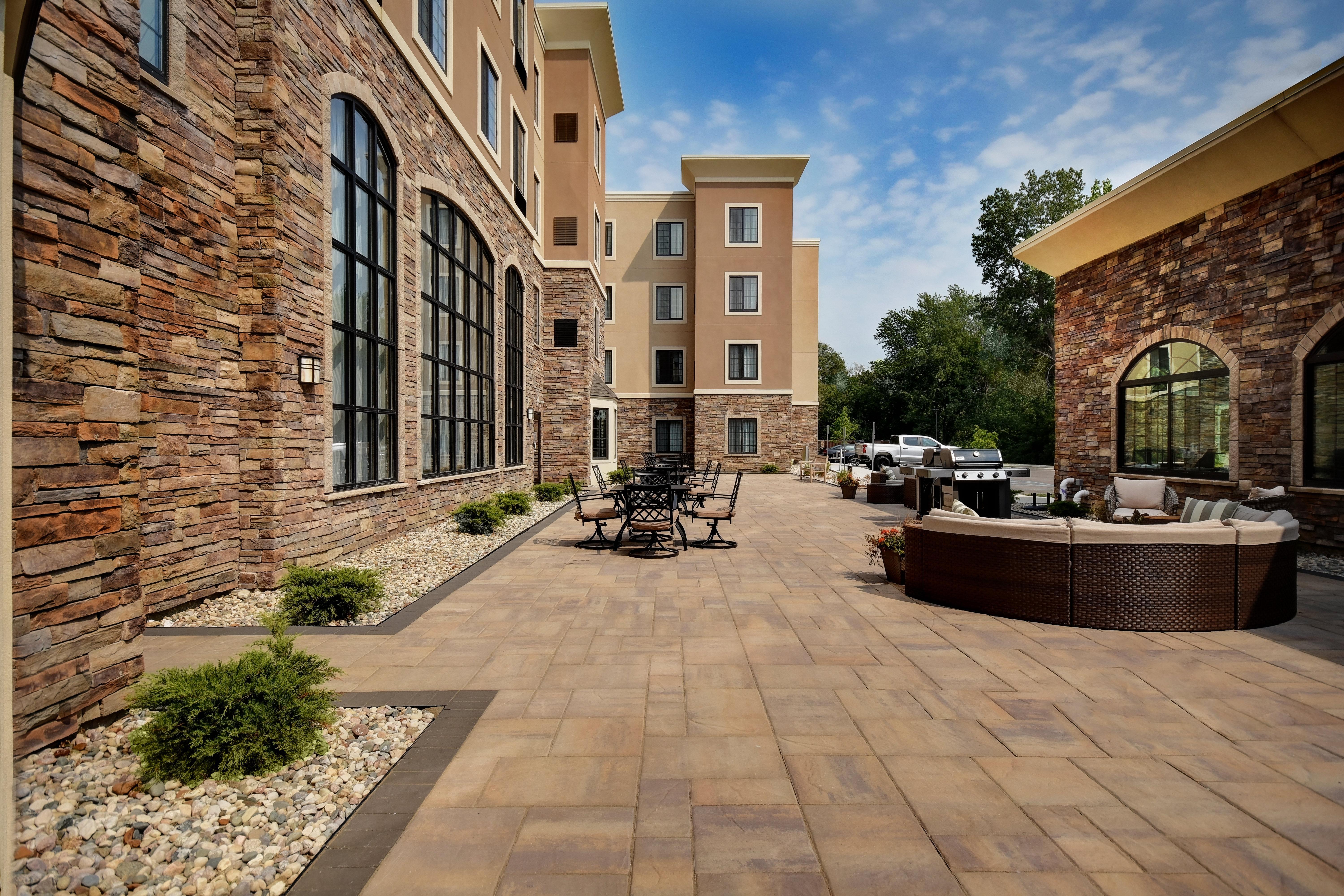 Staybridge Suites - Holland By Ihg Exterior foto